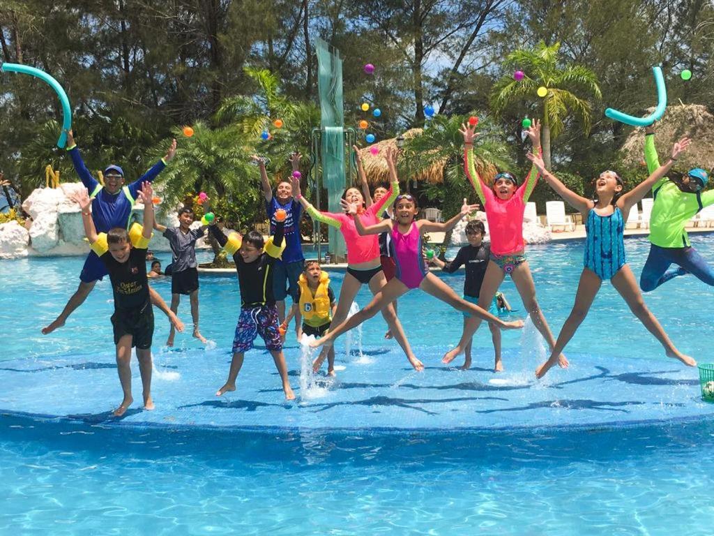 La Ensenada Beach Resort Tela Kültér fotó