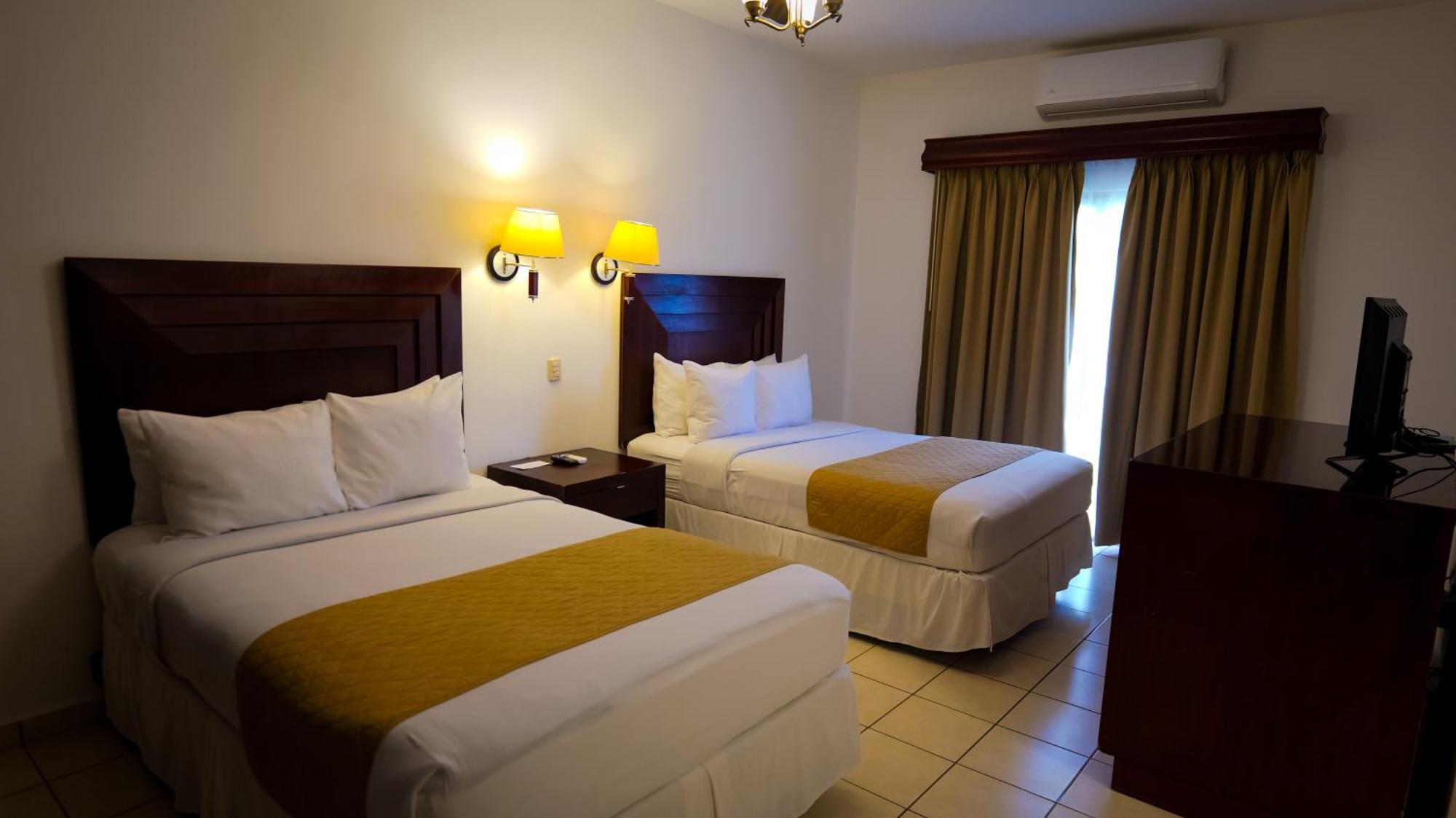 La Ensenada Beach Resort Tela Kültér fotó