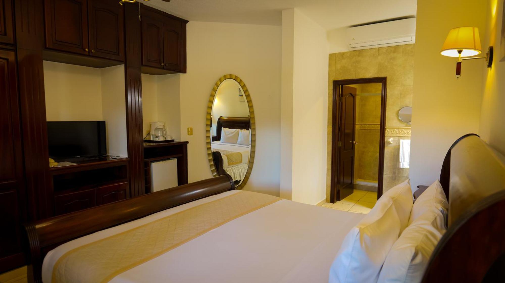 La Ensenada Beach Resort Tela Kültér fotó
