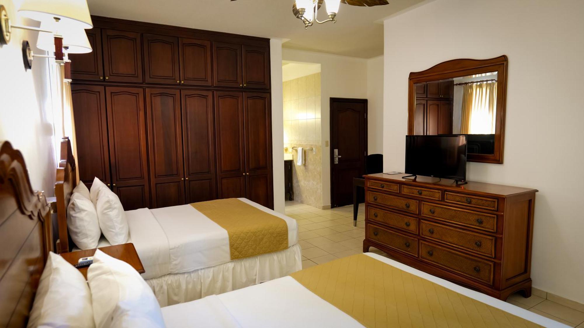 La Ensenada Beach Resort Tela Kültér fotó
