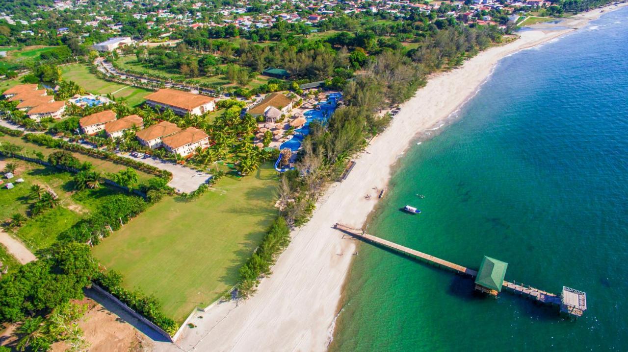 La Ensenada Beach Resort Tela Kültér fotó